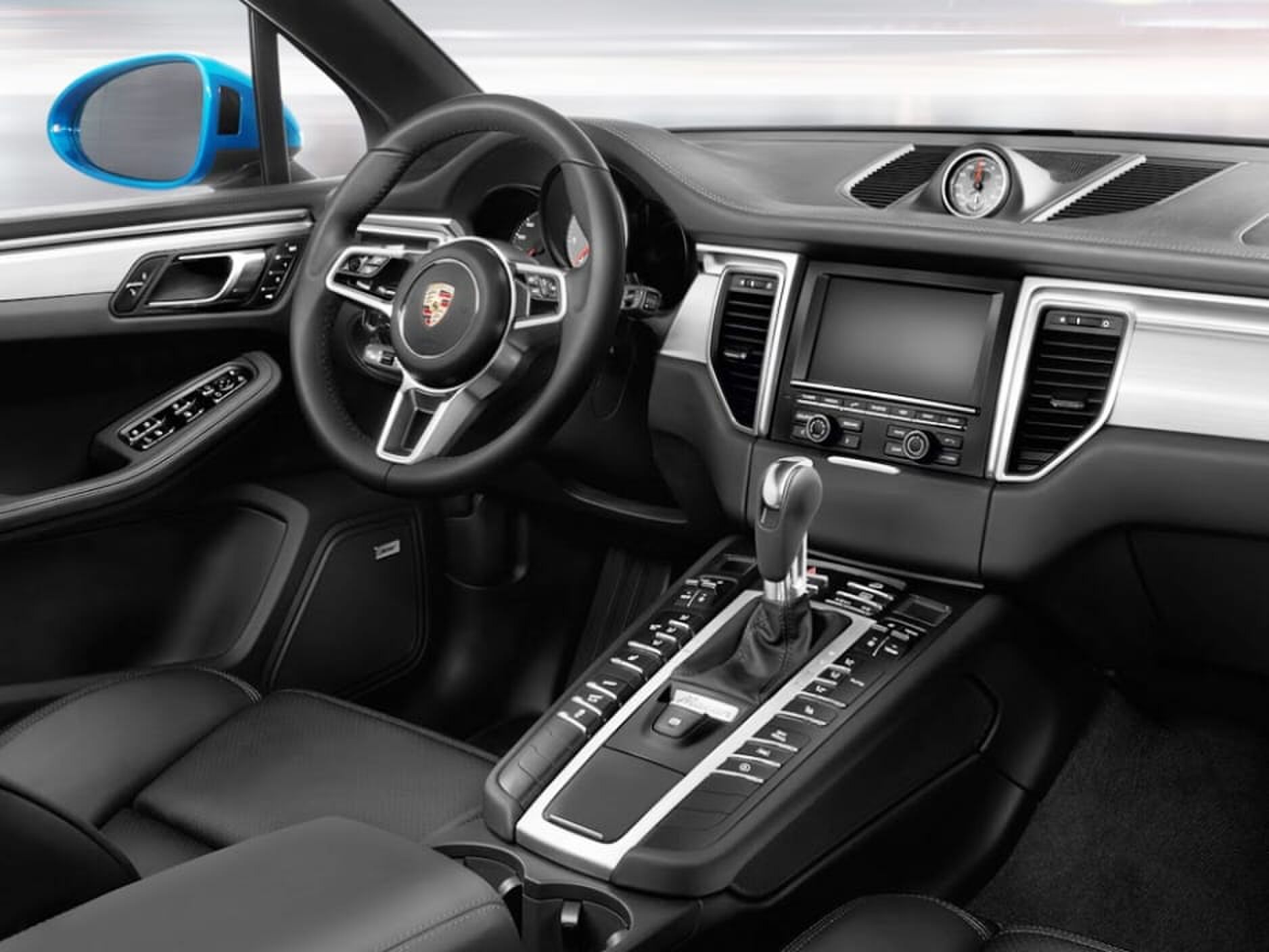 Zotye-SR8-Macan-6b