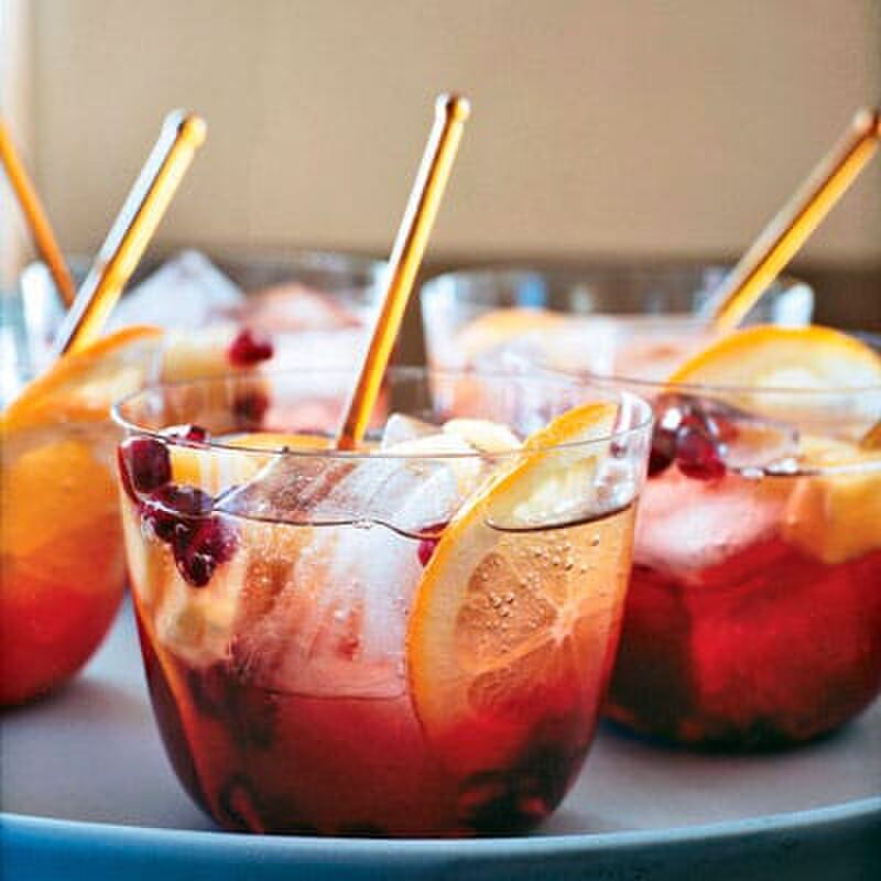 1433537945-54f65942aa8cb-sparkling-pomagranate-punch-xl