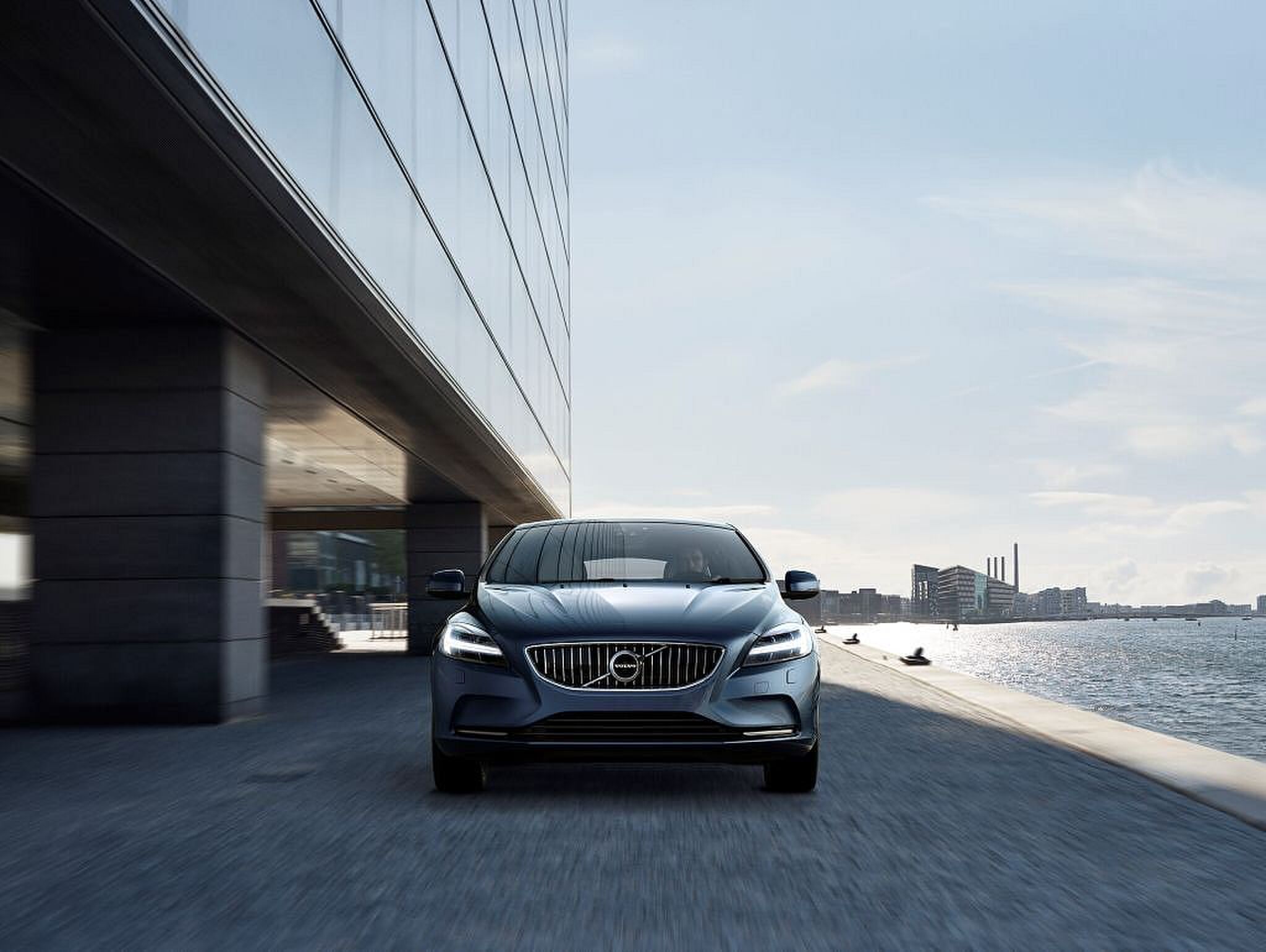 179368_Volvo_V40_T5_Inscription_Location_Front