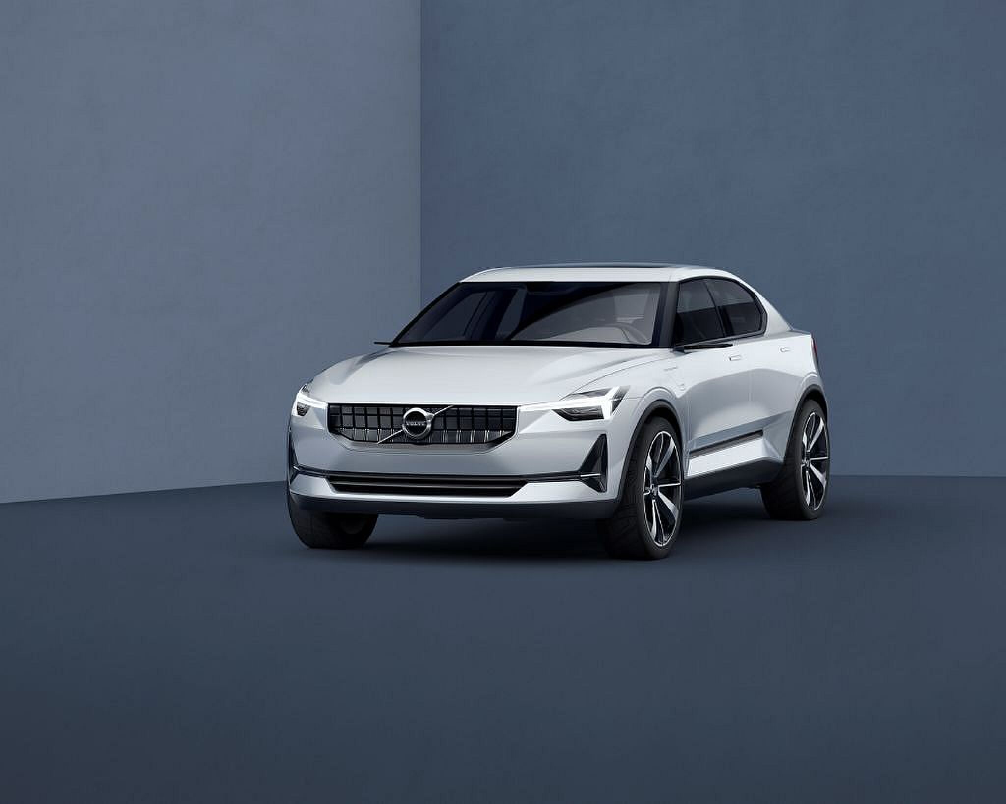 191193_Volvo_Concept_40_2_front_quarter_low