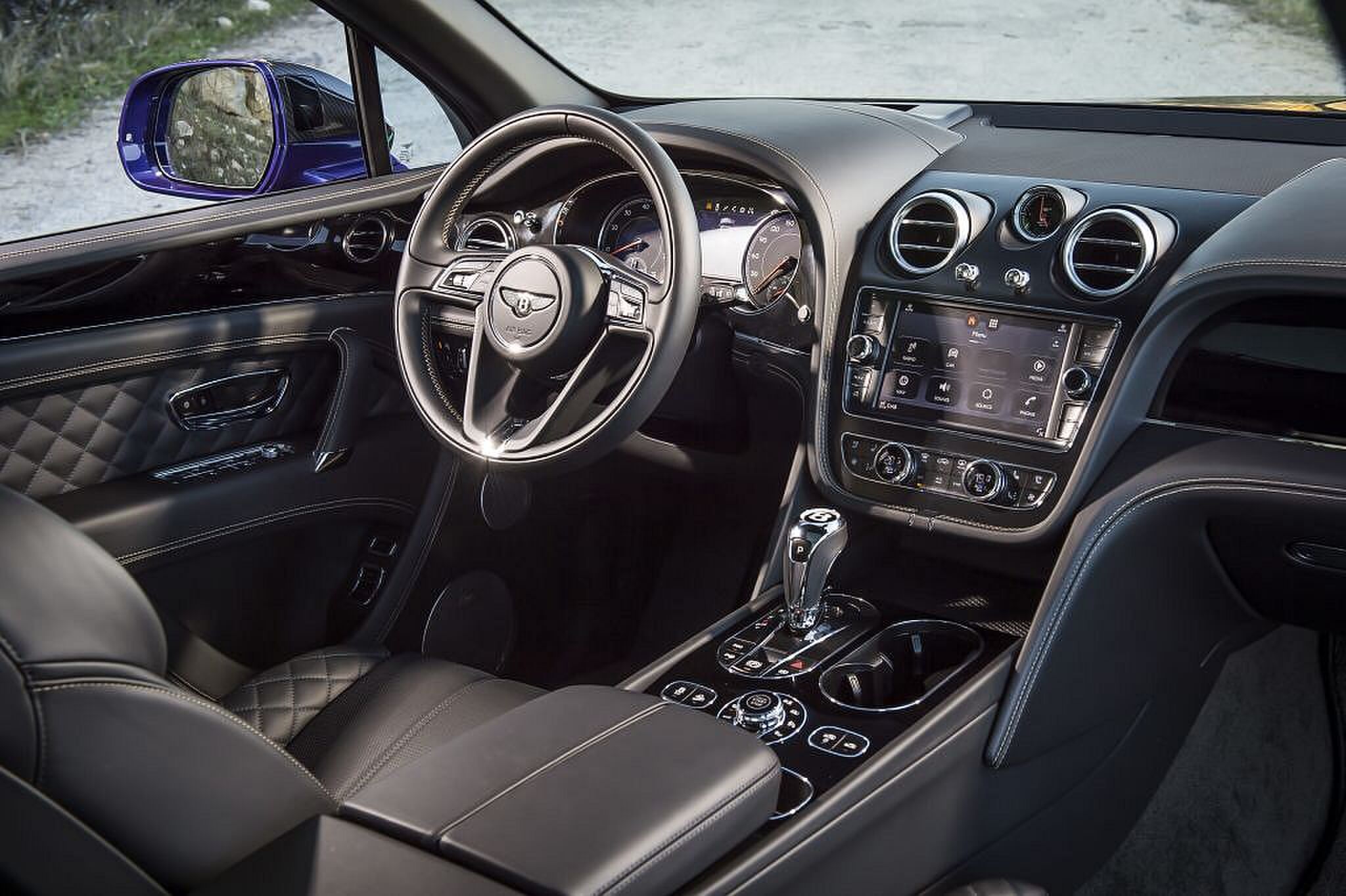 Bentley Bentayga recieves Game Changer Award from Autocar Magazine-4
