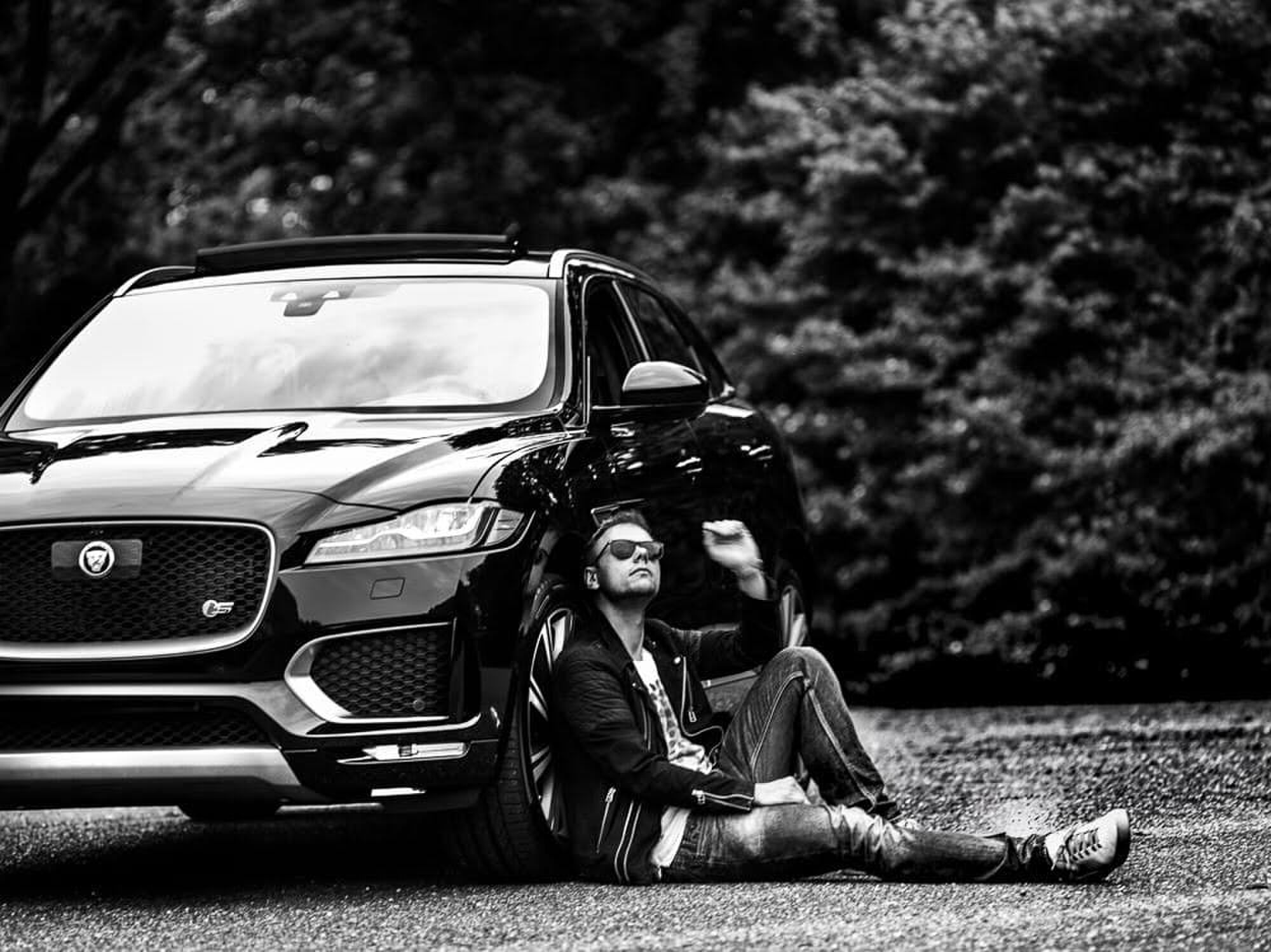 2-jaguar-FPACE-Armin-van-Buuren