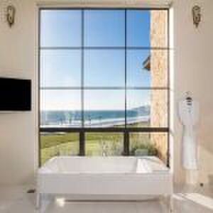 Malibu residence zuma beach Pure Luxe