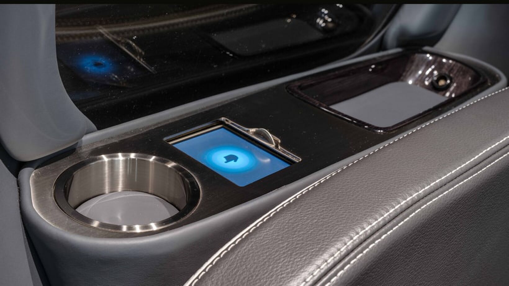mecaer silens interieur helikopter Pure Luxe
