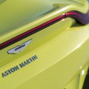 nieuwe aston martin vantage Pure Luxe