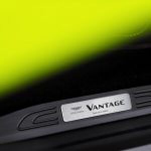 nieuwe aston martin vantage Pure Luxe