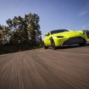 nieuwe aston martin vantage Pure Luxe