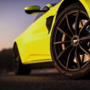 nieuwe aston martin vantage Pure Luxe