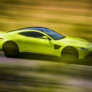 nieuwe aston martin vantage Pure Luxe