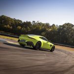 nieuwe aston martin vantage Pure Luxe