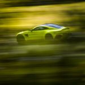 nieuwe aston martin vantage Pure Luxe