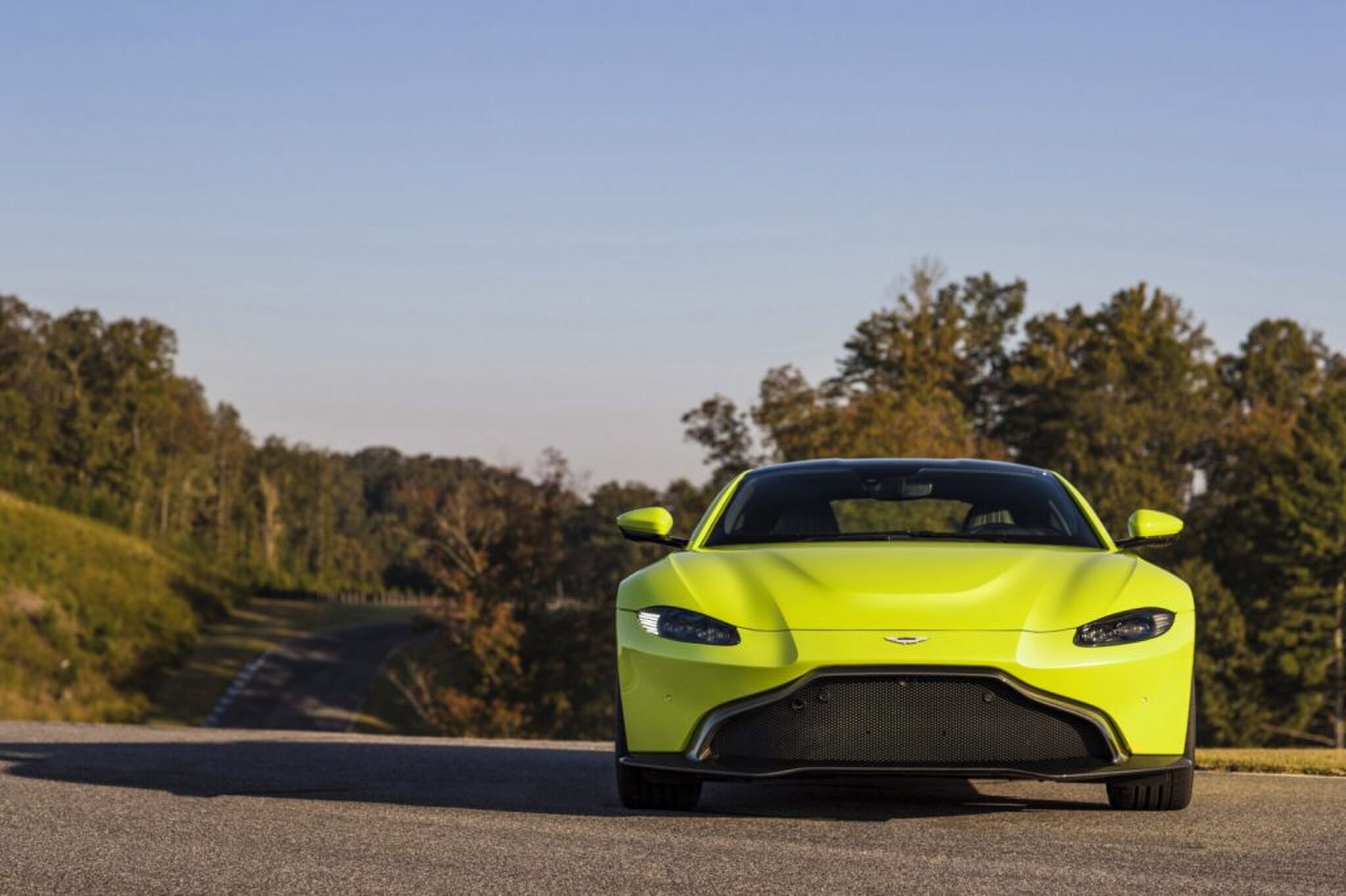 nieuwe aston martin vantage Pure Luxe