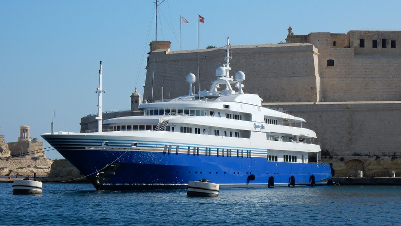 superjacht queen miri is het duurste huurjacht ter wereld Pure Luxe