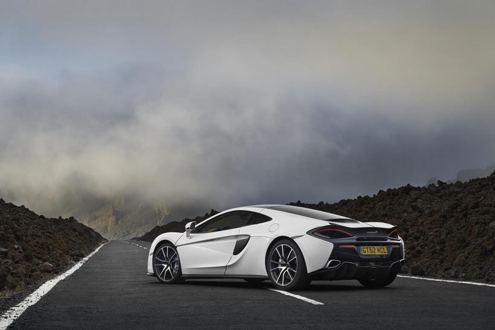 McLaren 570GT Design Edition Pure Luxe