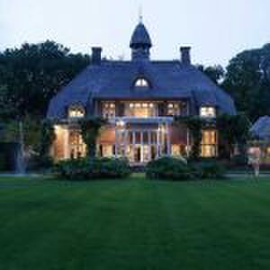 Nederlandse TV-producent Reinout Oerlemans haalt z'n villa in Laren uit de verkoop Pure Luxe