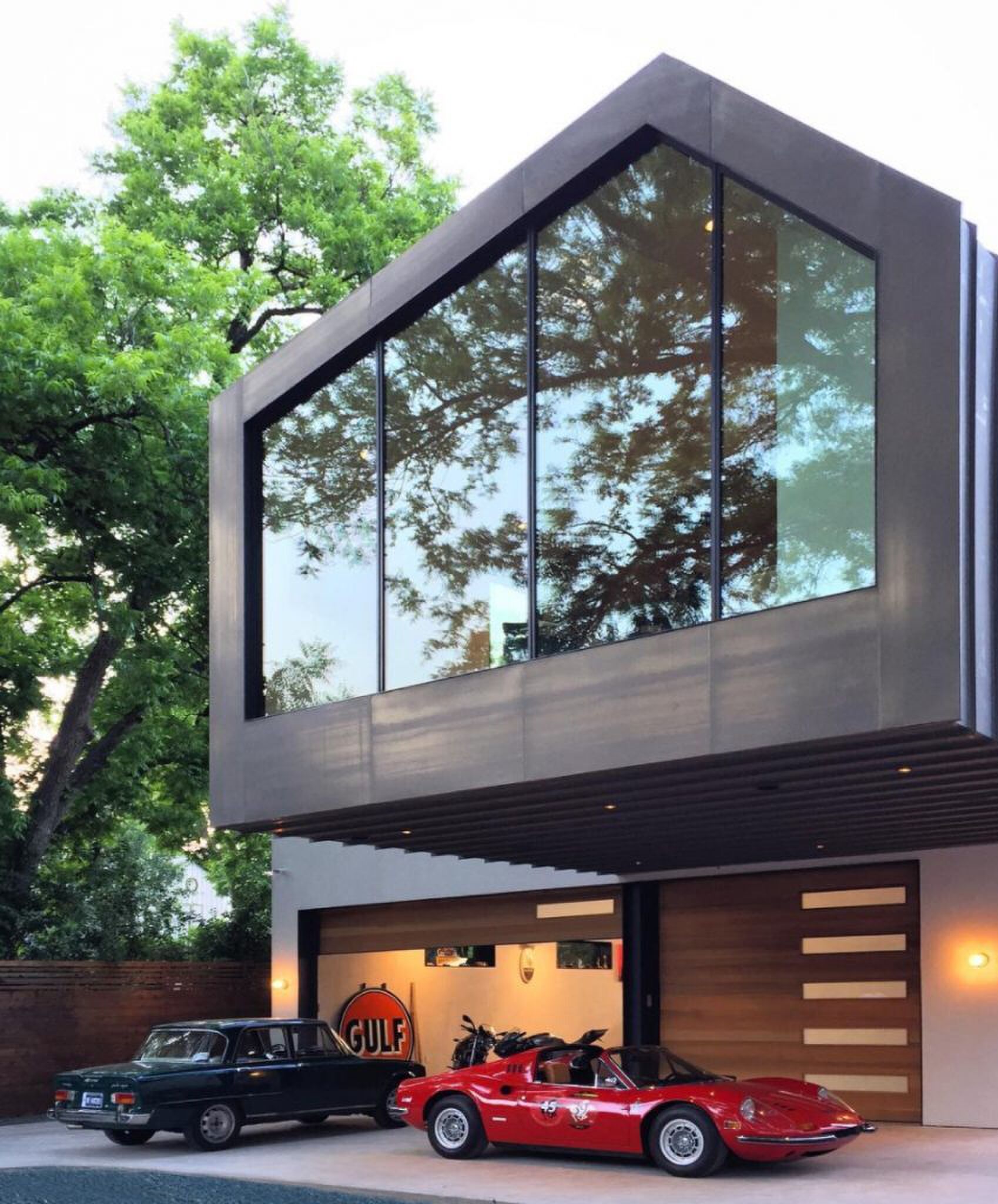 dit is de droomwoning van iedere autoliefhebber in Austin Texas Pure Luxe