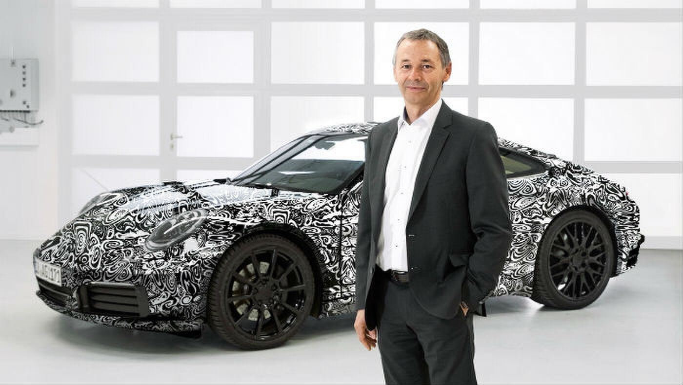 nieuwe Porsche 911 992 sportwagen auto onthulling Pure Luxe