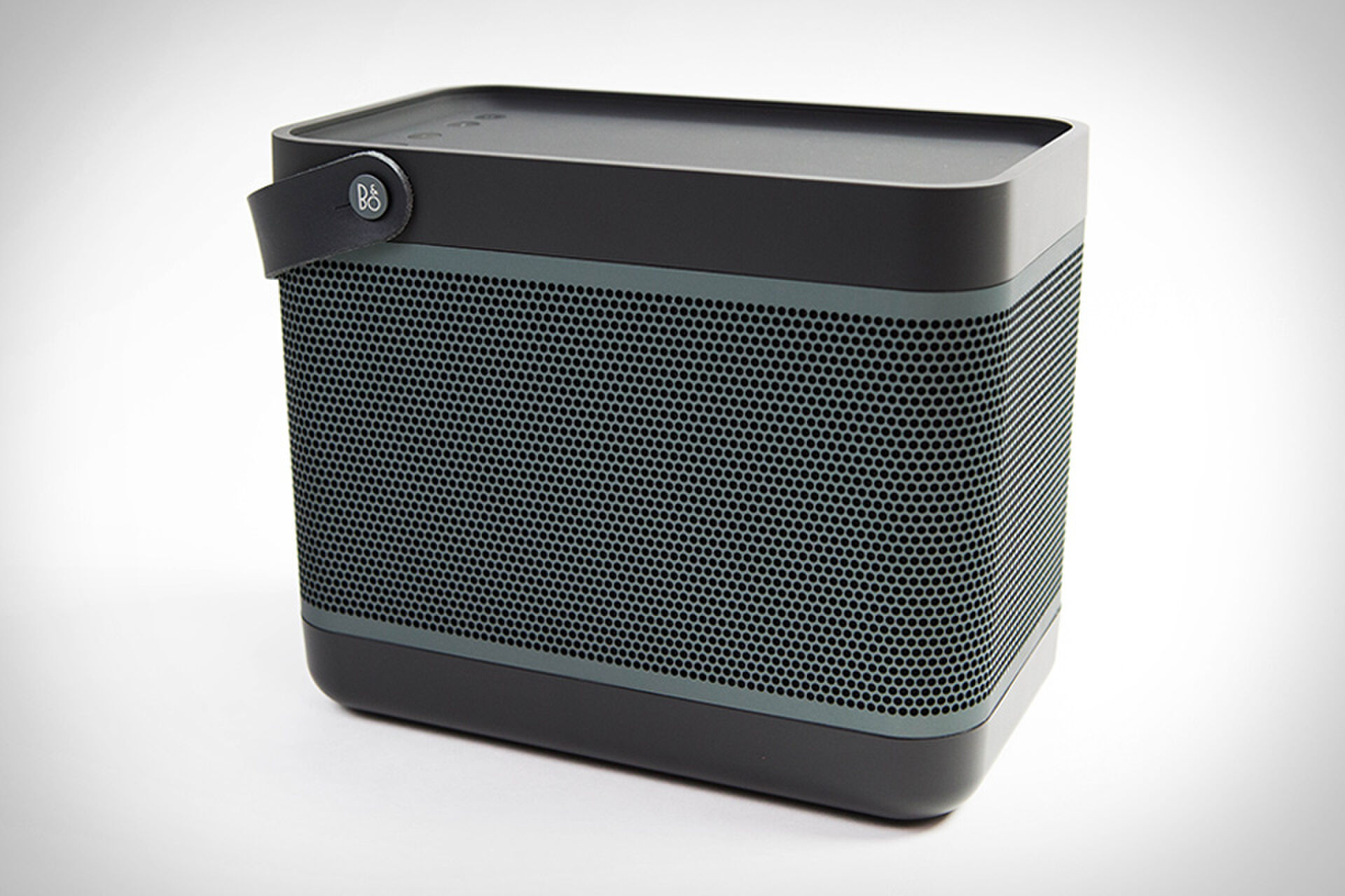 Bang & Olufsen Beoplay Beolit 17 bluetooth speaker Pure Luxe