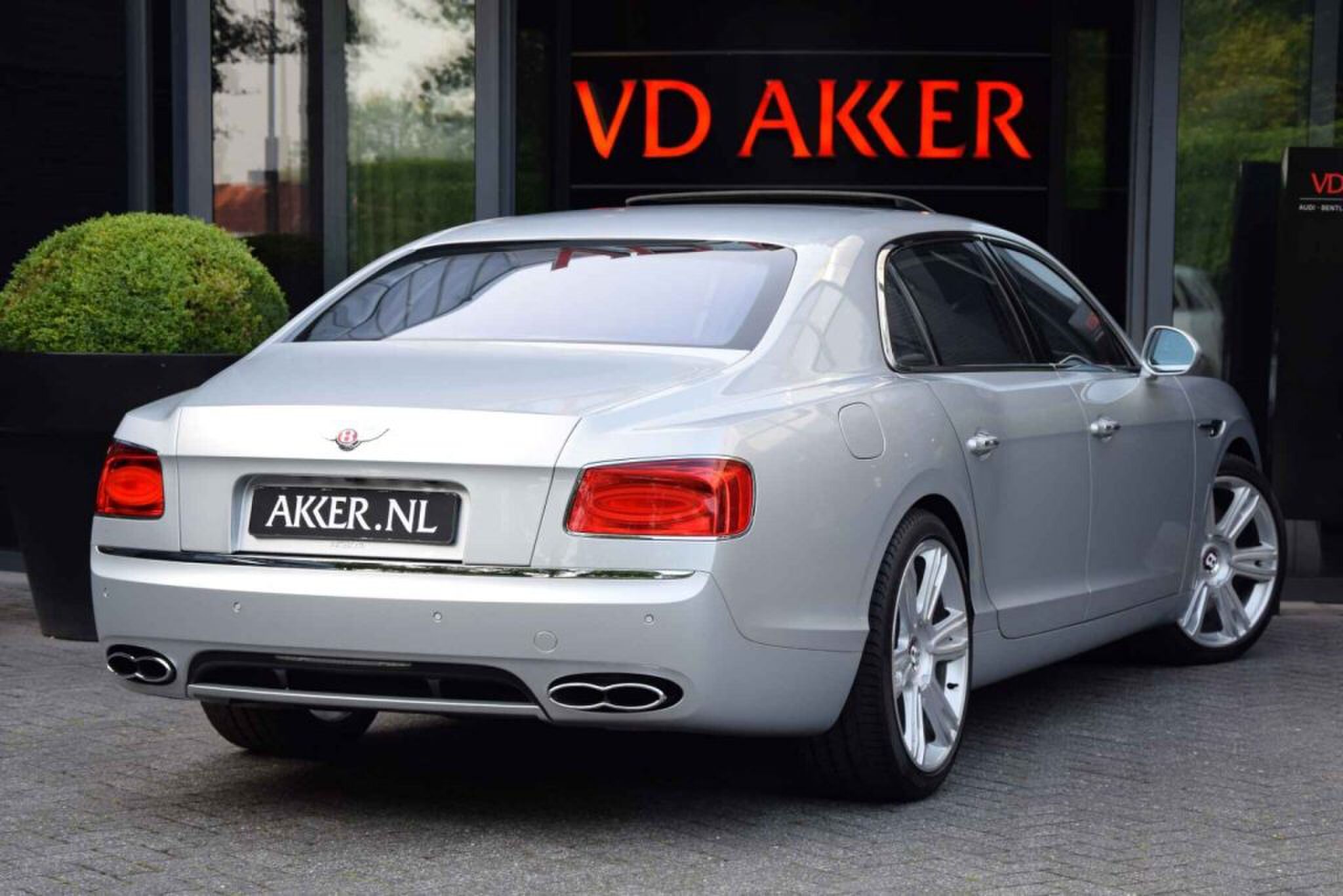 bentley flying spur mulliner v8 vd akker best Pure Luxe