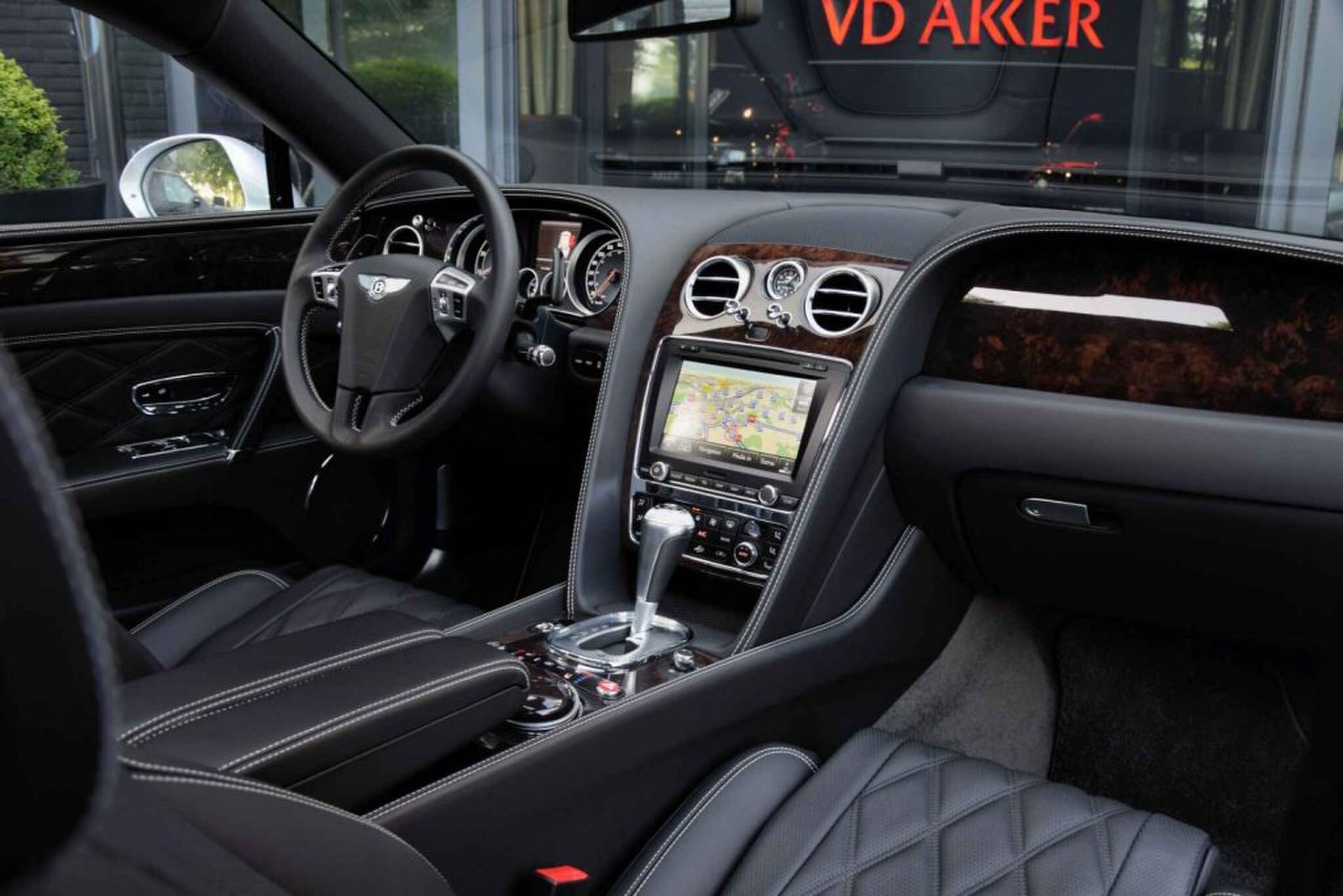 bentley flying spur mulliner v8 vd akker best Pure Luxe