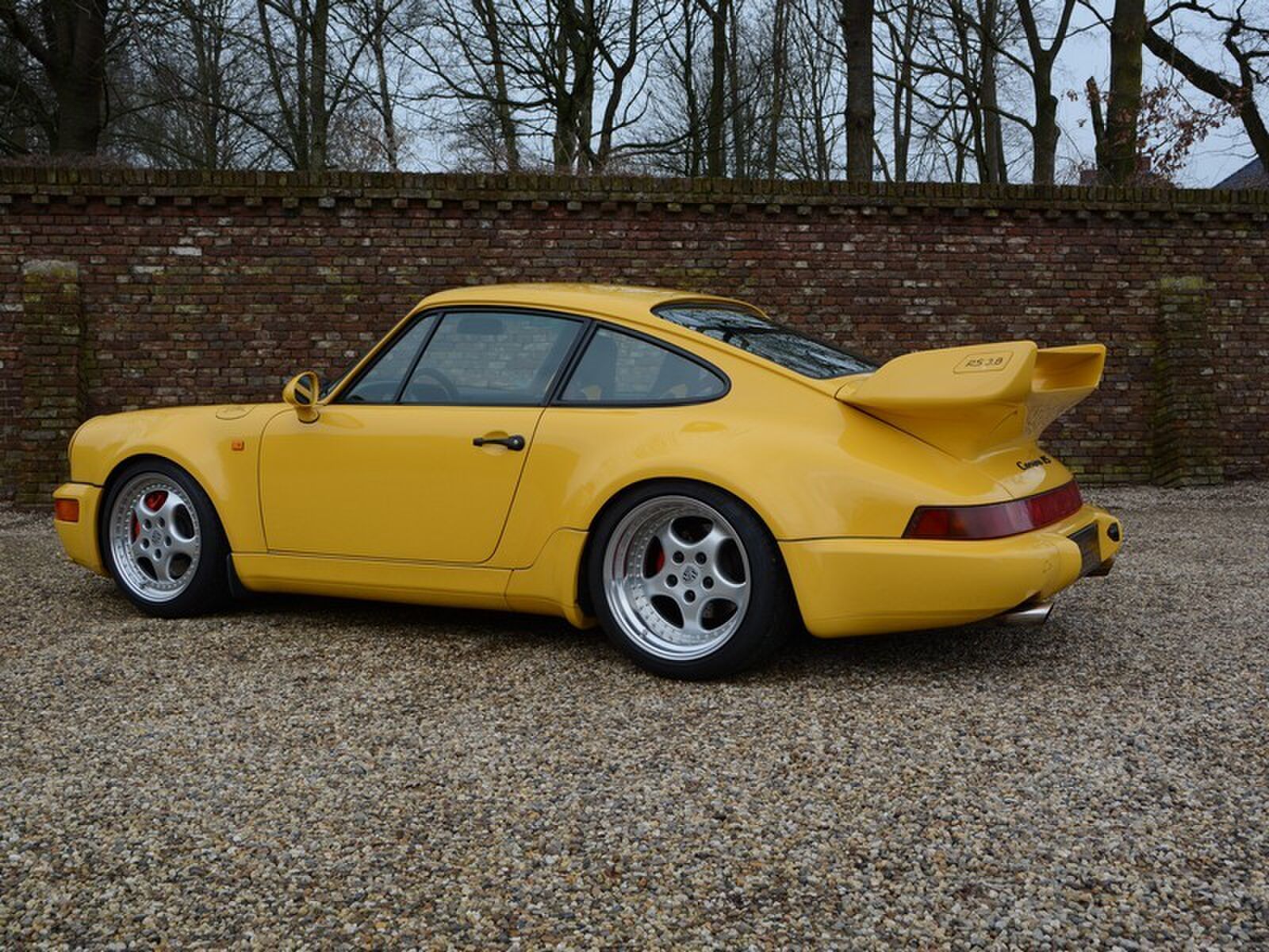 porsche 911 964 RS 3.8 Gallery Aaldering Brummen Pure Luxe