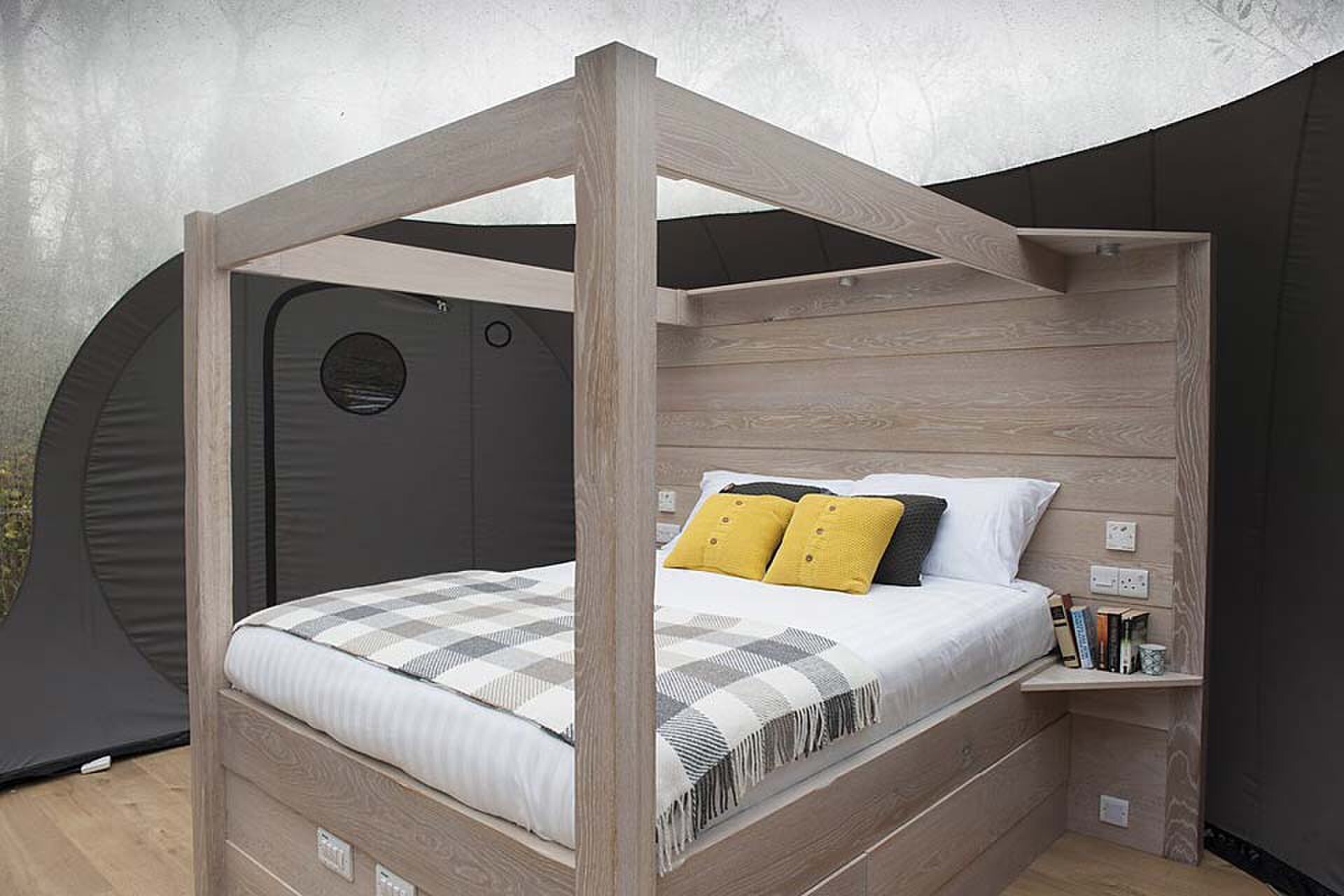 finn lough bubble domes noord-ierland Pure Luxe