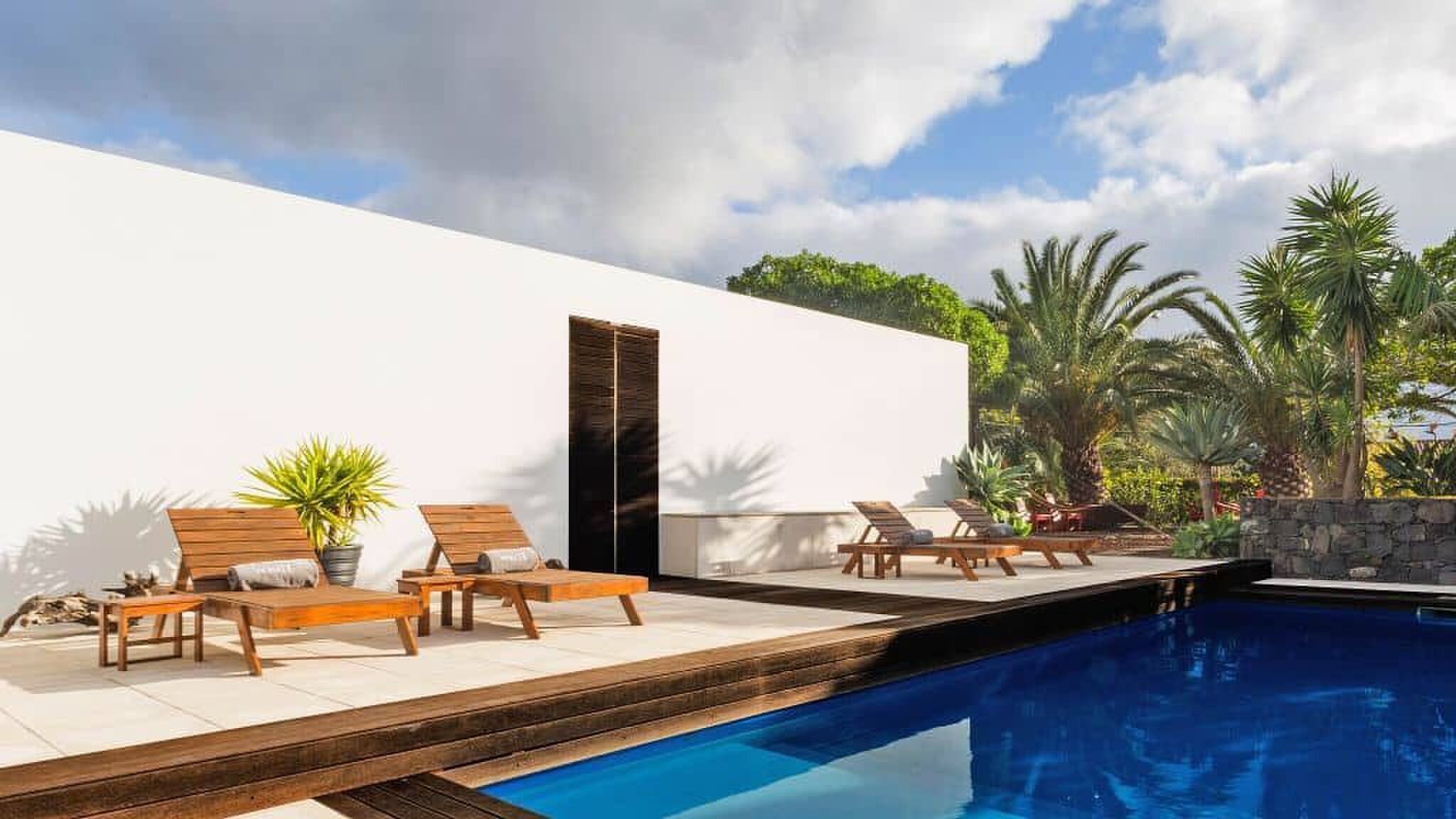 white exclusive villas & suites resort Portugal Azoren Pure Luxe