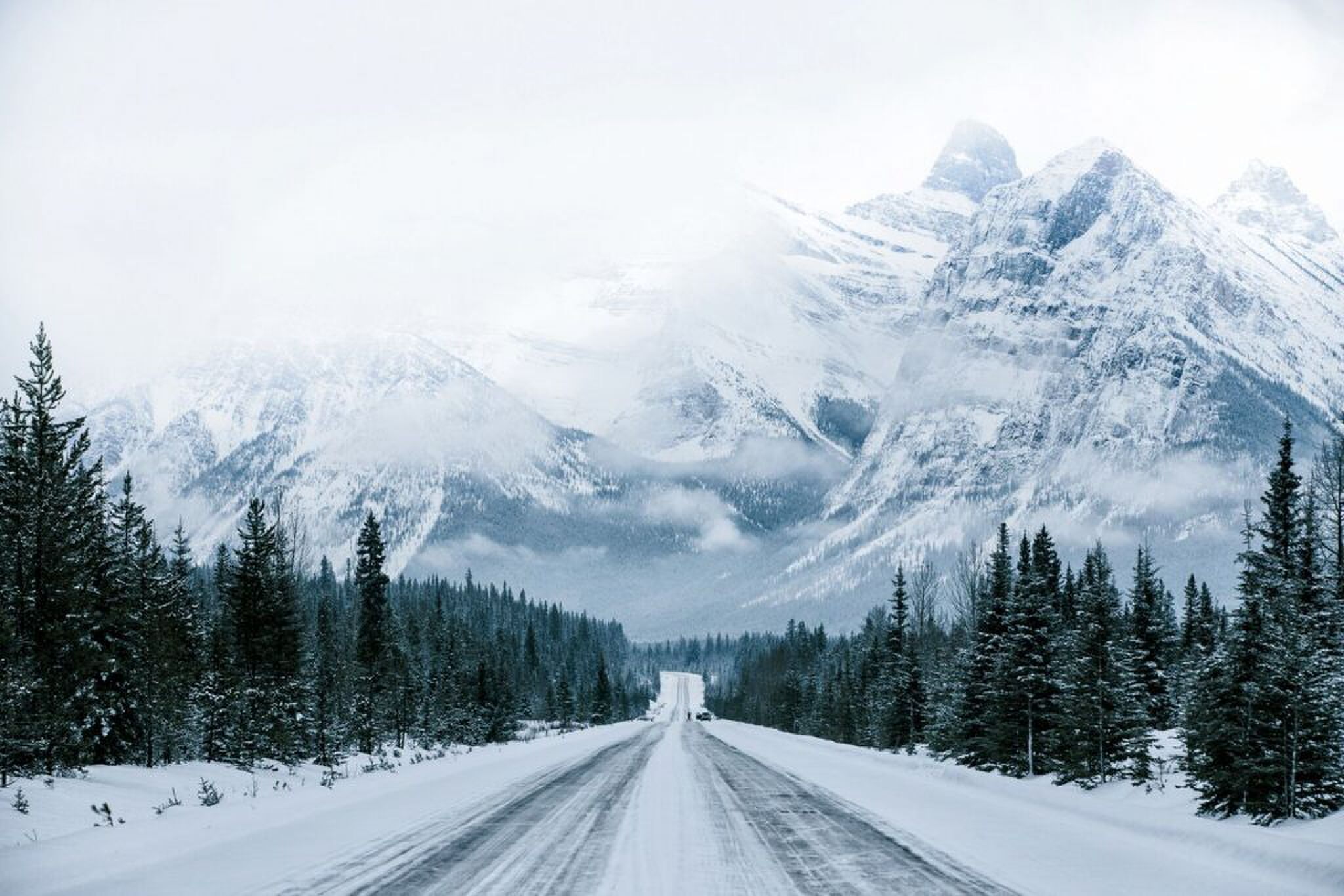 wintersport canada edmonton jasper rocky mountains Pure Luxe