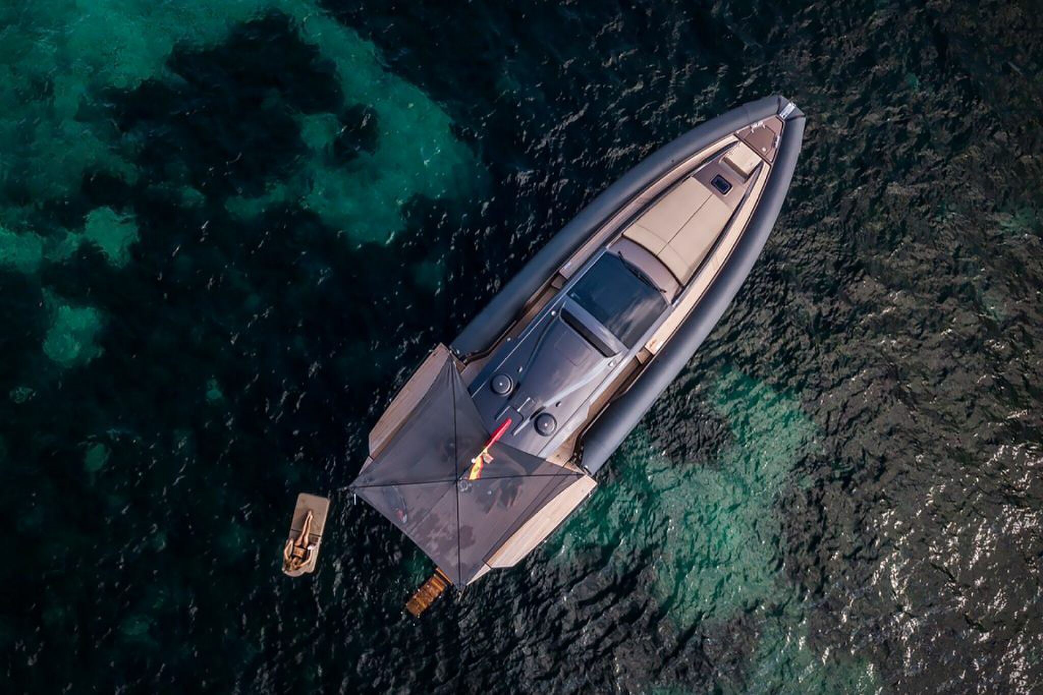 anvera 48 jacht tender Pure Luxe