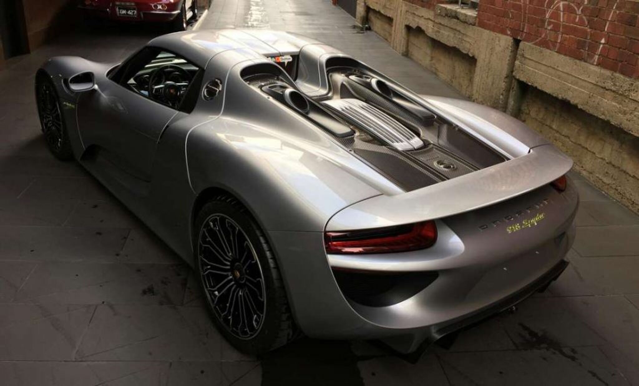 porsche 918 spyder hybride hypercar Pure Luxe