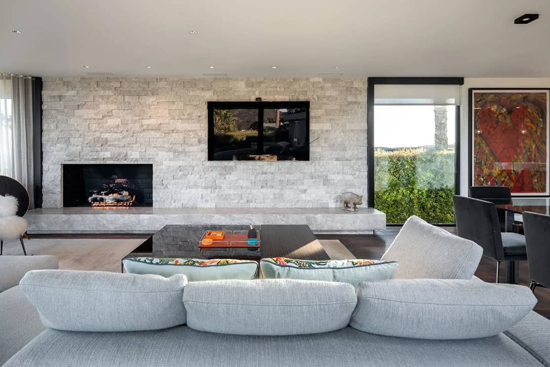 elon musk woning los angeles brentwood Pure Luxe