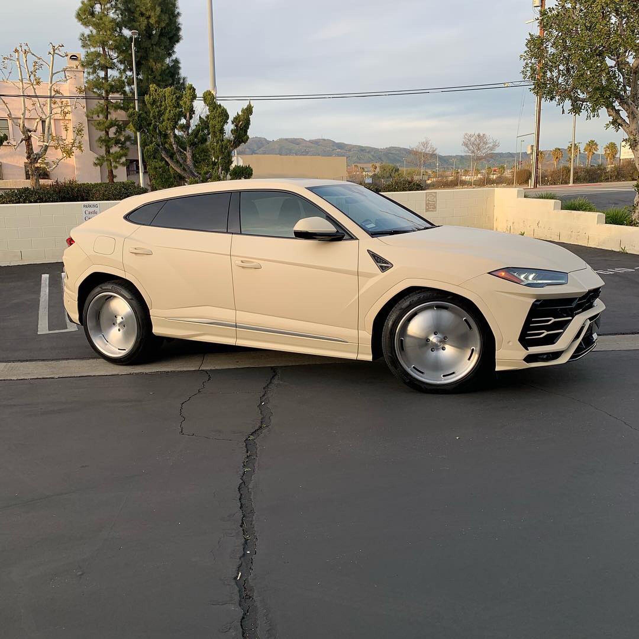 kanye west lamborghini urus Pure Luxe