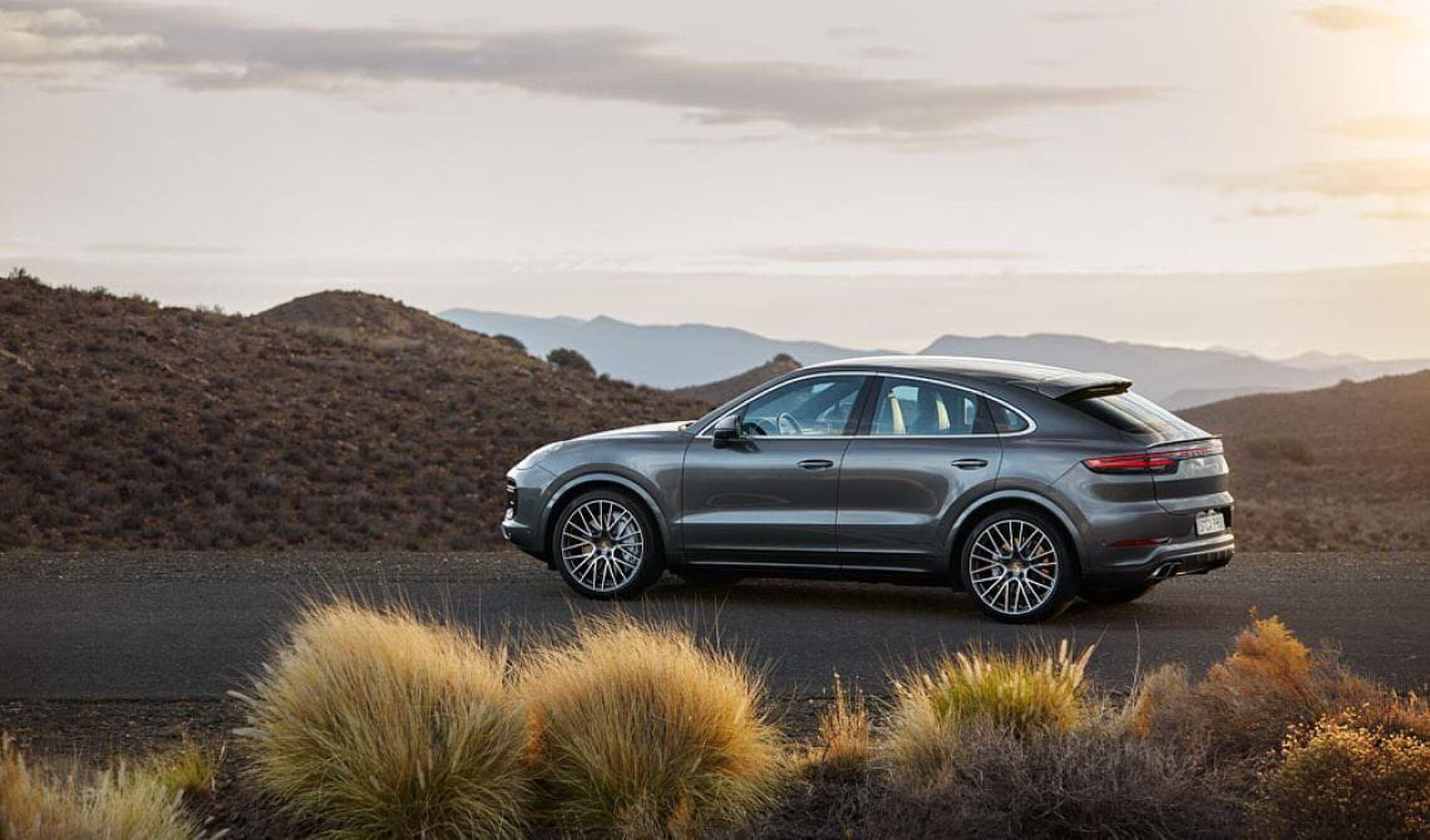 porsche cayenne coupe suv Pure Luxe
