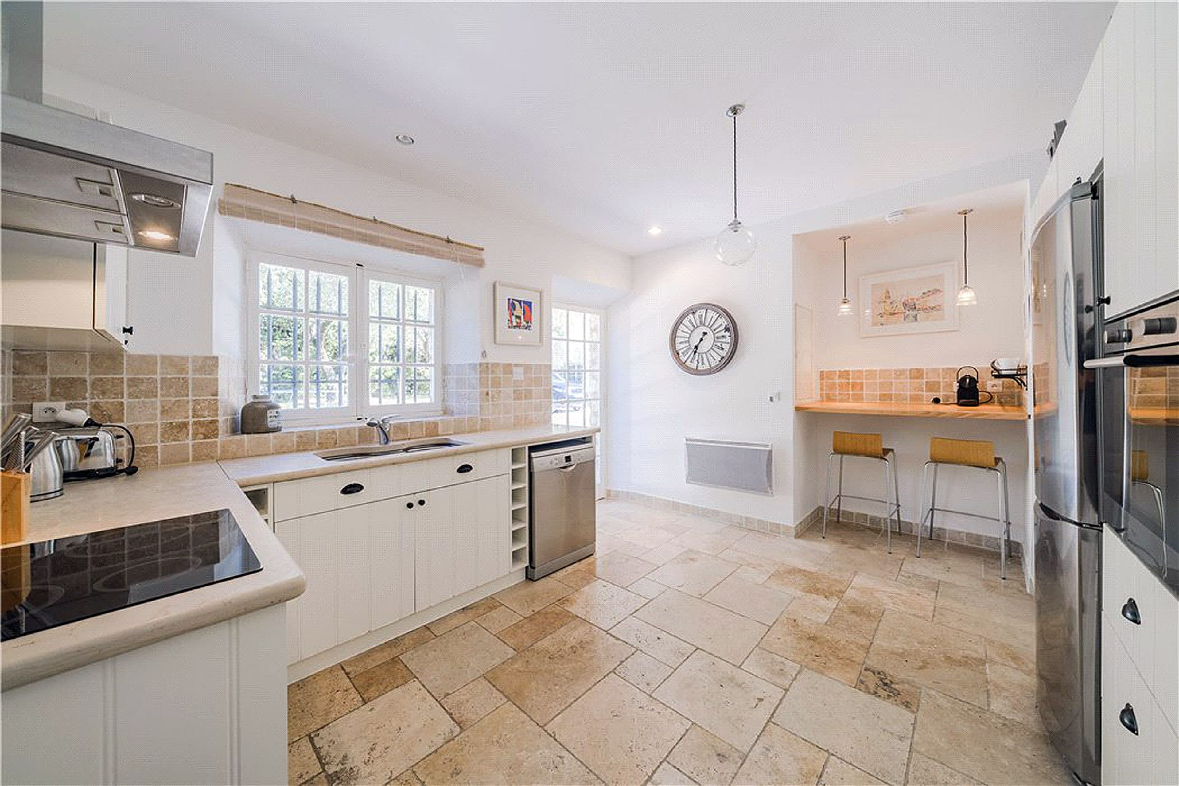 chateauneuf de grasse villa frankrijk côte d'azur knight frank Pure Luxe