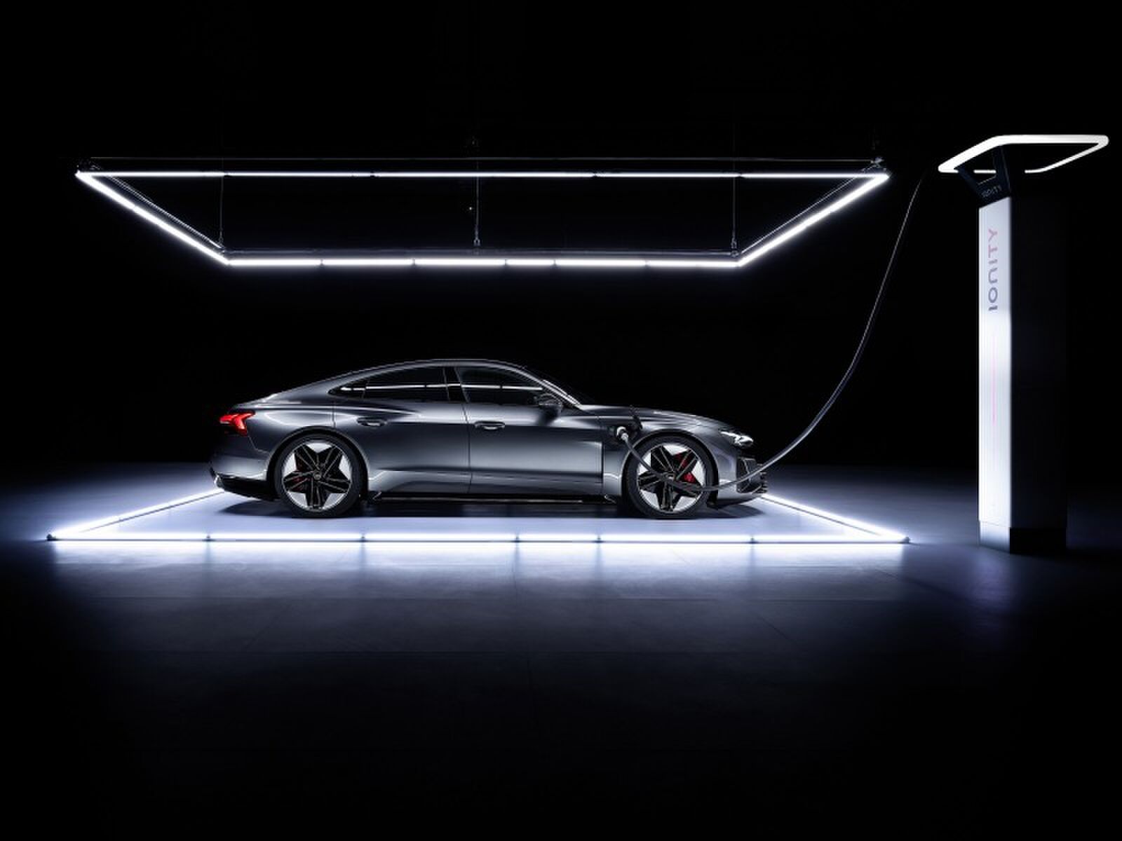 Audi-RS-e-tron-GT-4