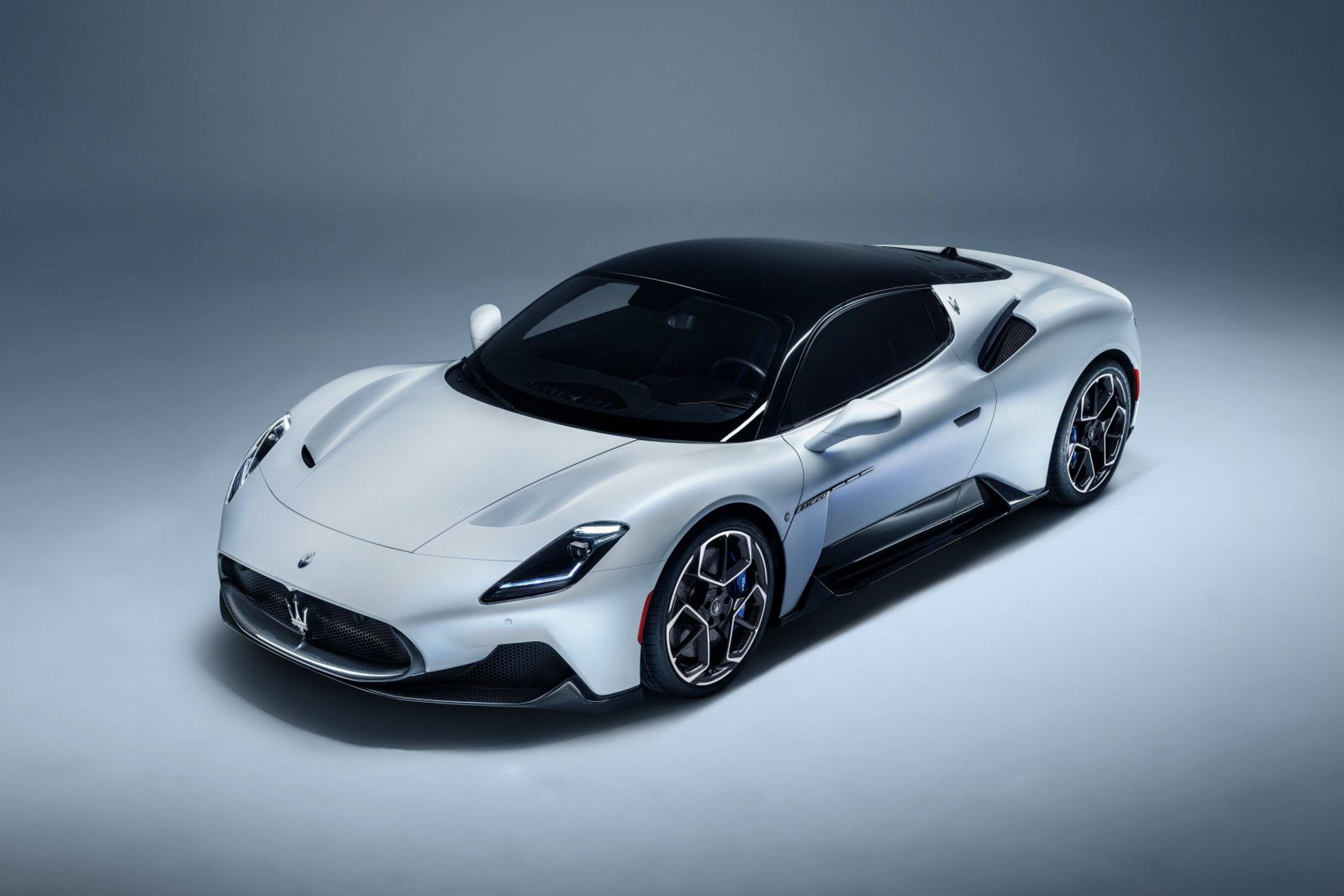 Maserati-MC20-4