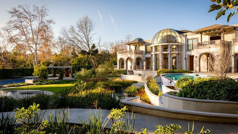 Playboy-Mansion-1