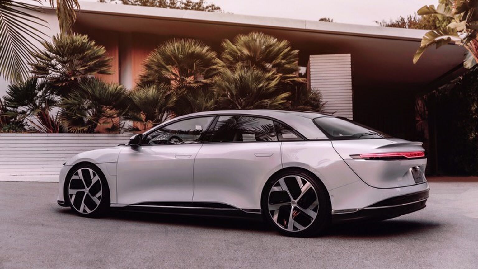 Lucid-EV-1