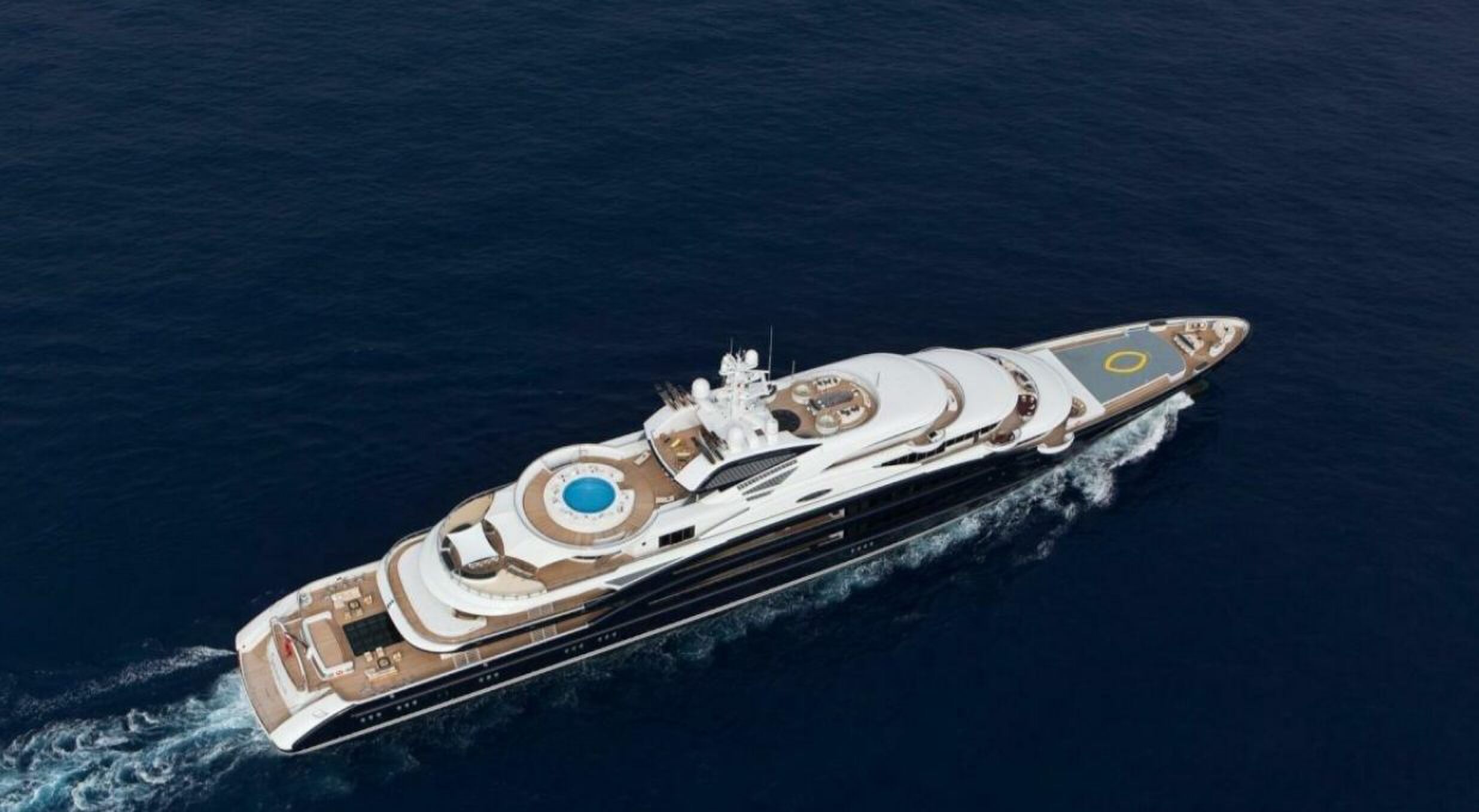 yacht