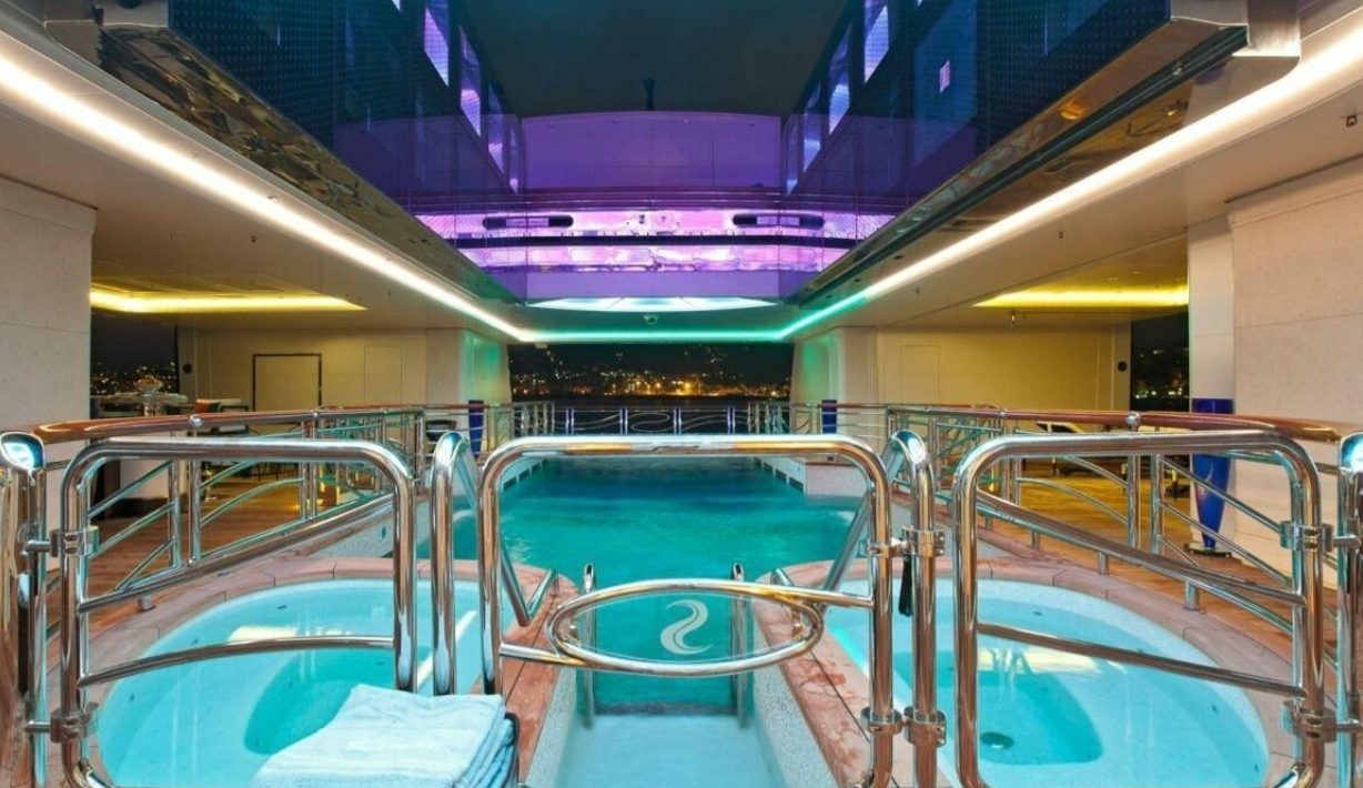 yacht 2