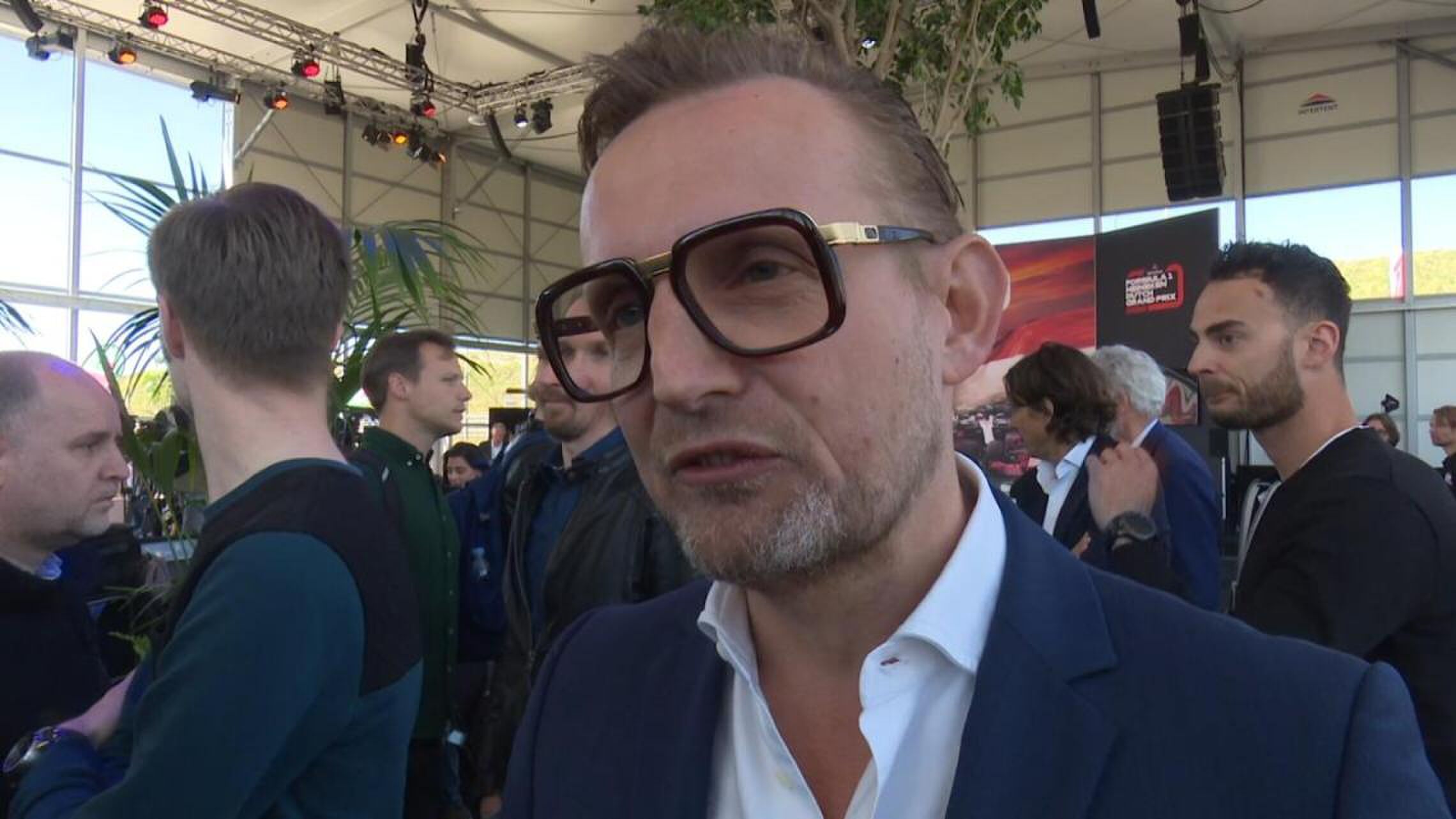 Steenrijke Prins Bernhard verkoopt al zijn zakelijke belangen, inclusief vastgoed en circuit Zandvoo