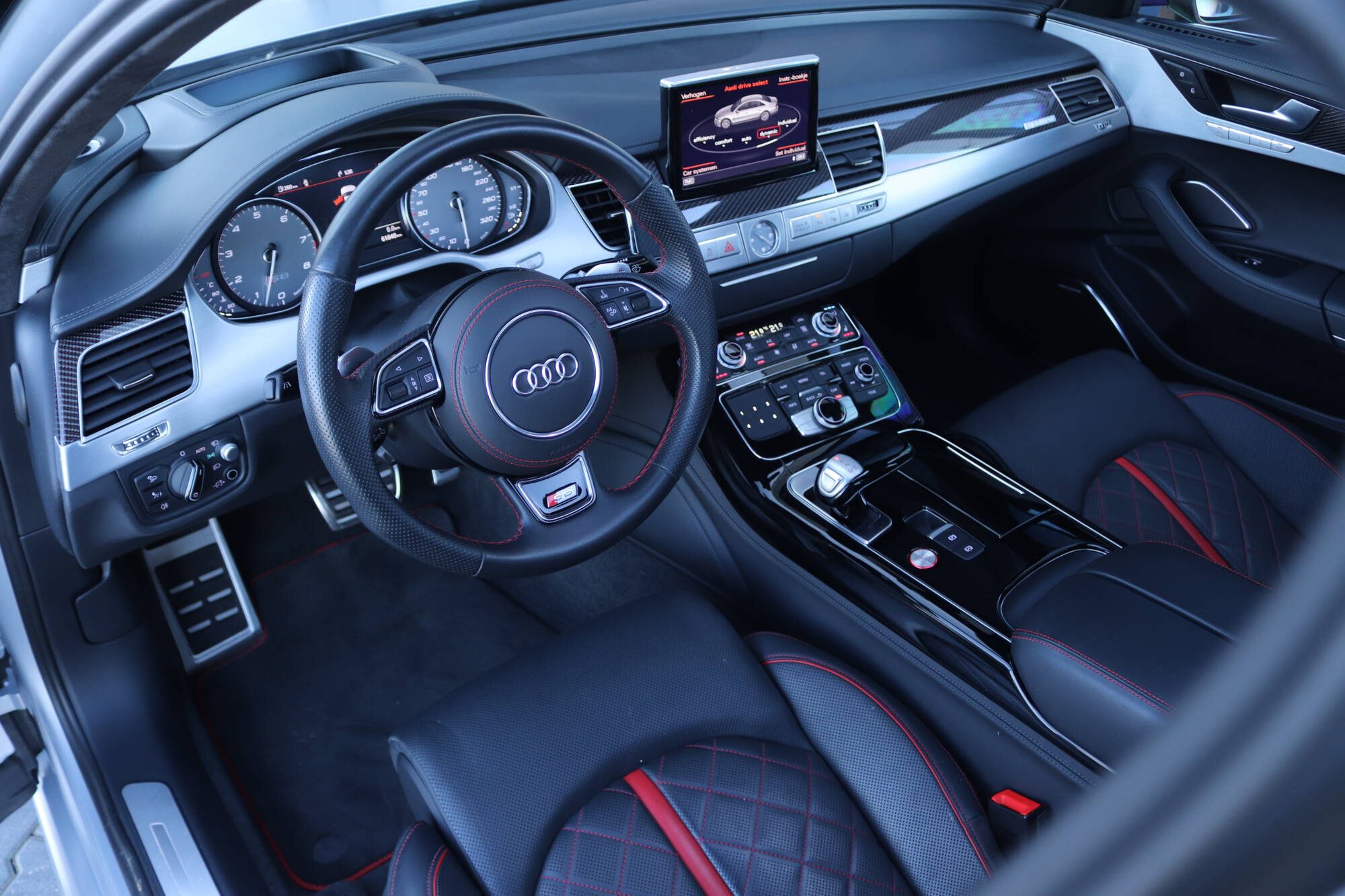 Audi-S8+-1