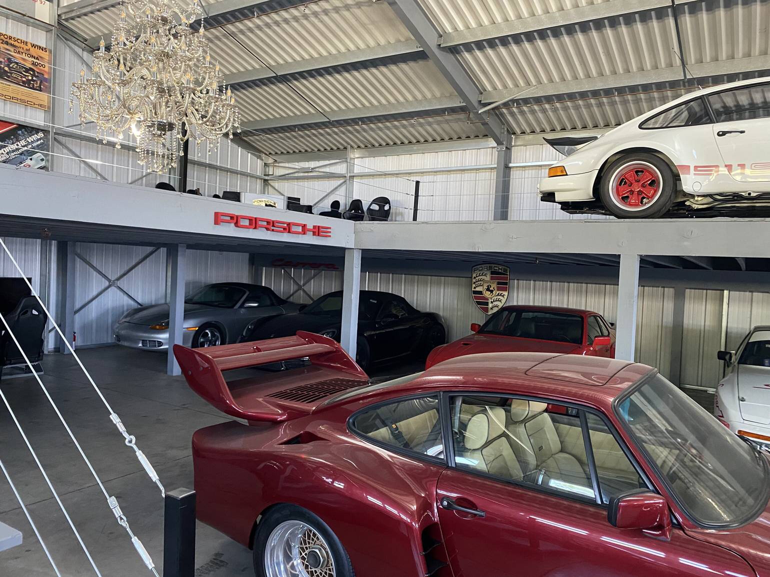 Porsche-garage