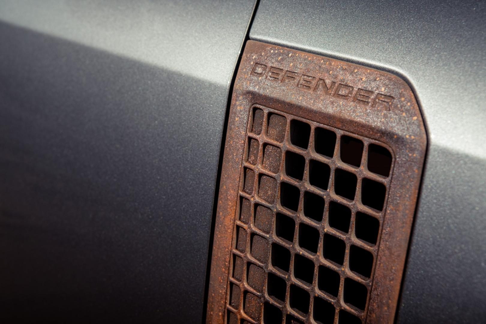 Land-Rover-Defender-3