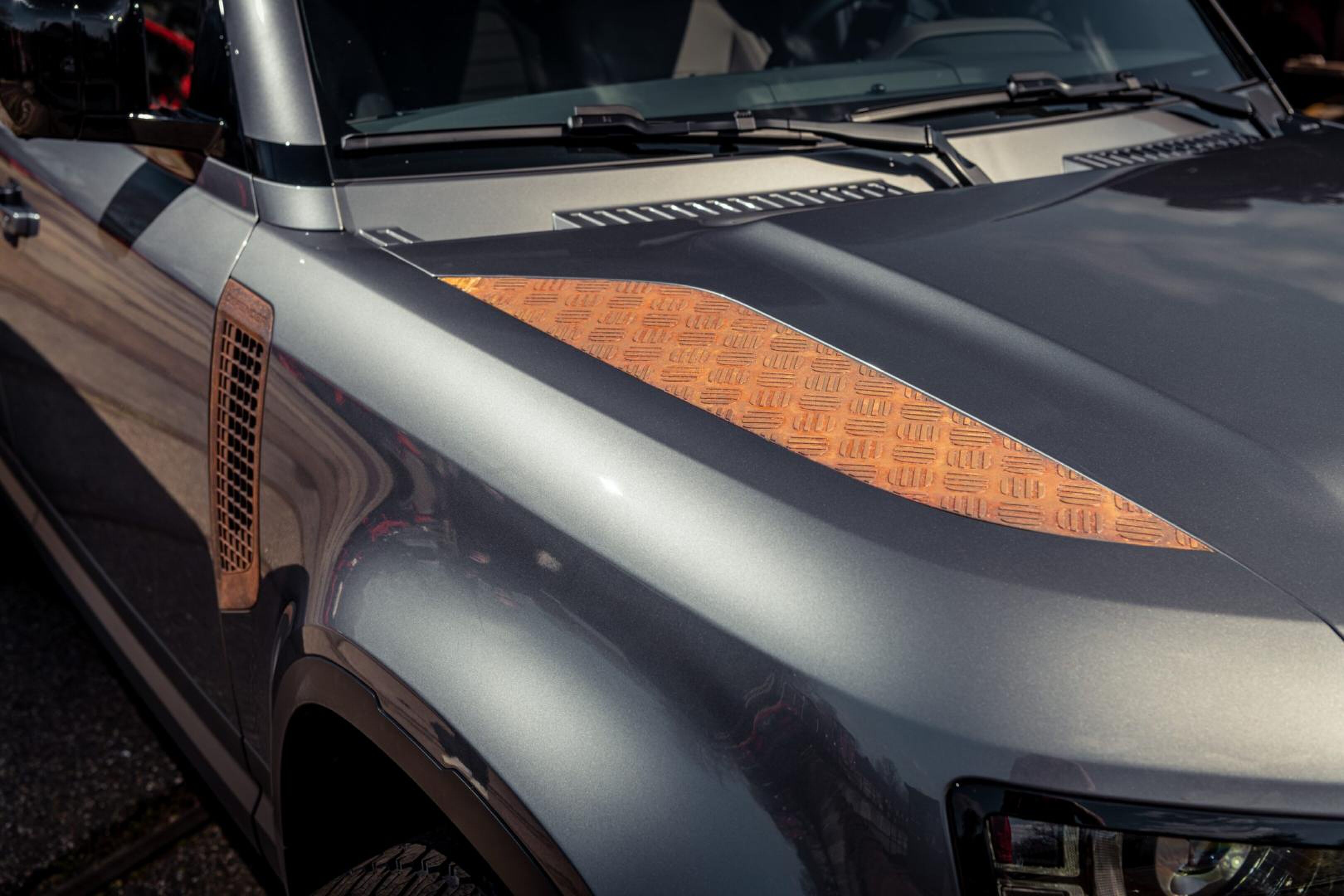 Land-Rover-Defender-4