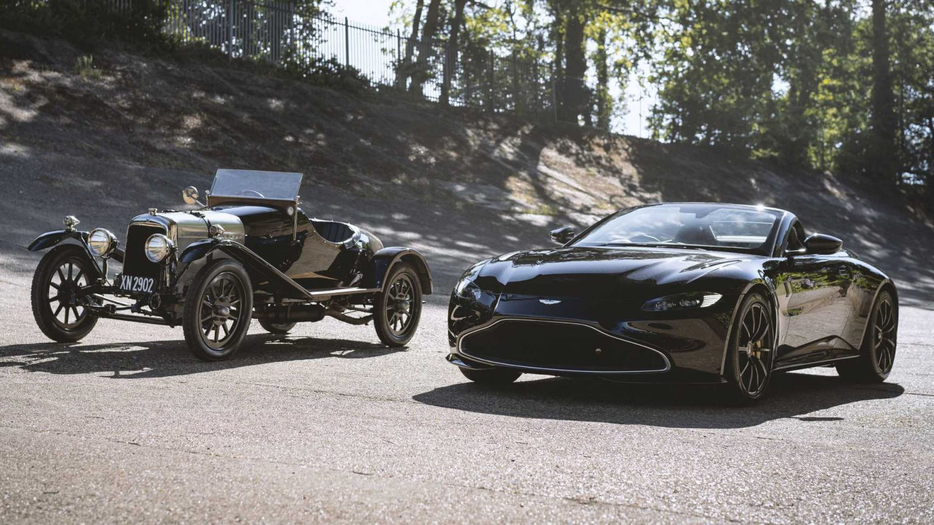 Aston-Martin-1