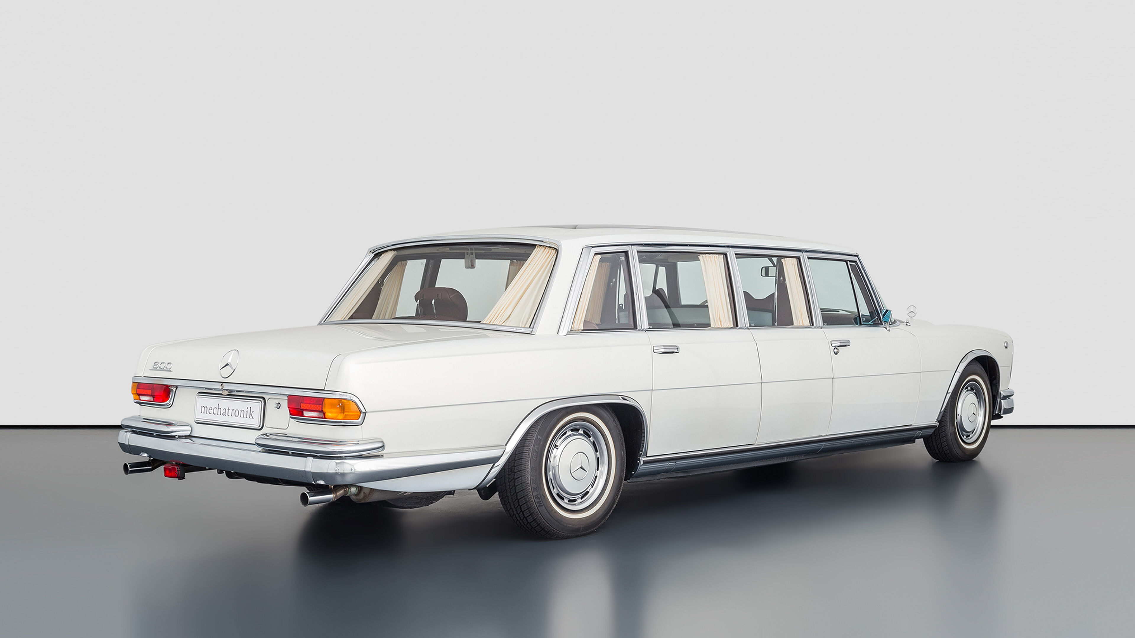 Mercedes-Benz-Pullman-5