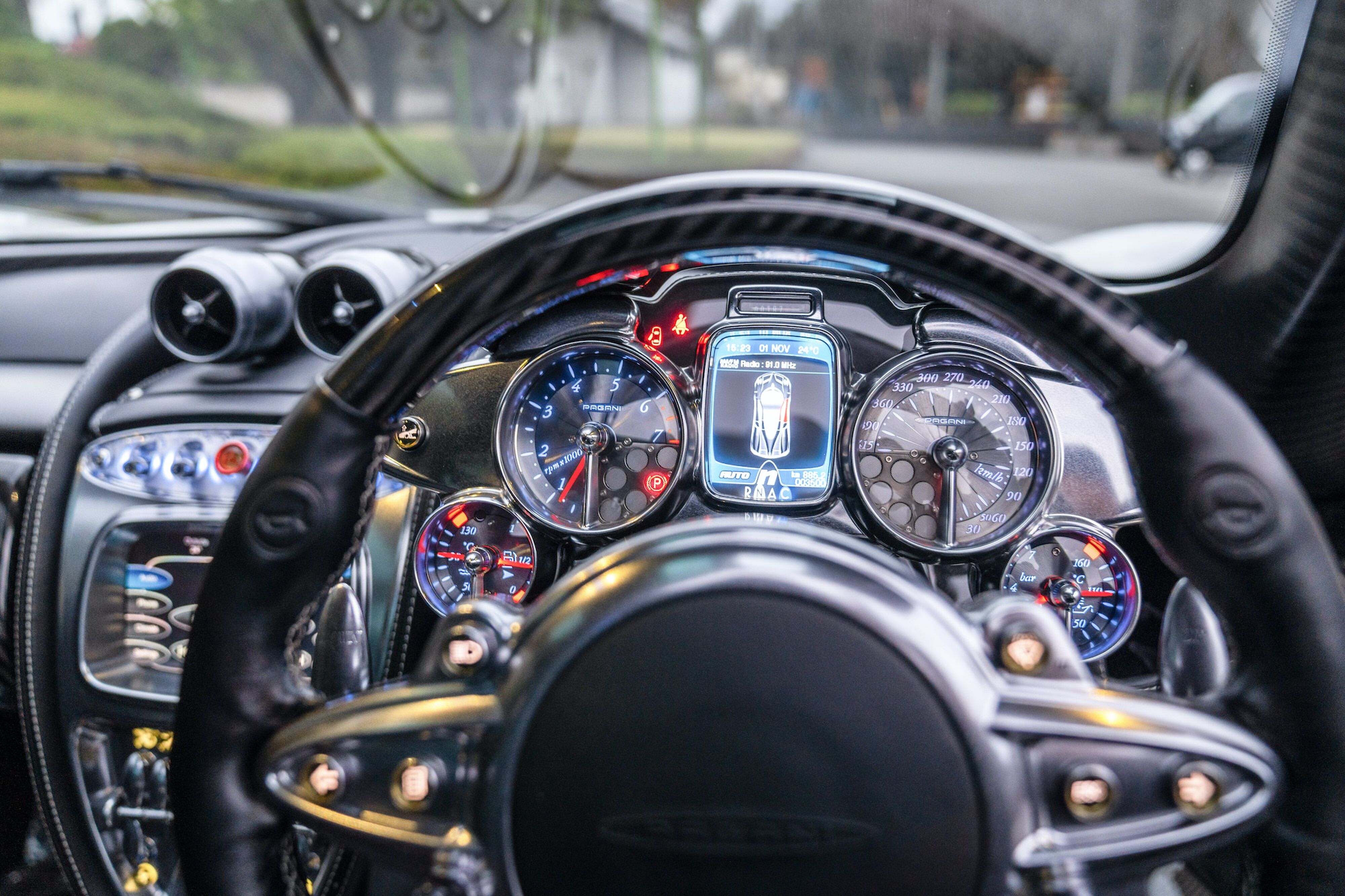 Pagani Huayra 