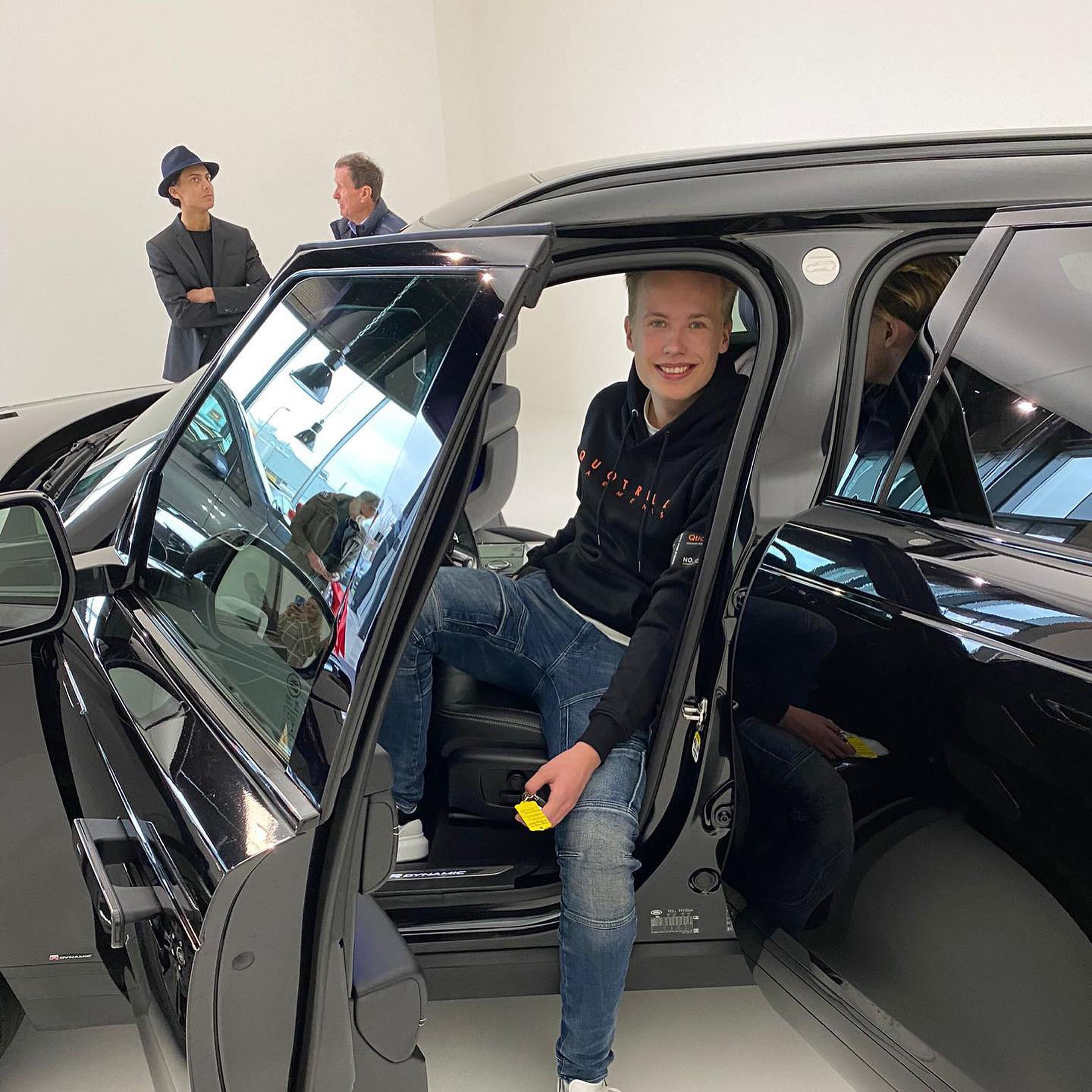 19-jarige cryptomiljonair Vincent Timmer heeft zijn droomauto gekocht