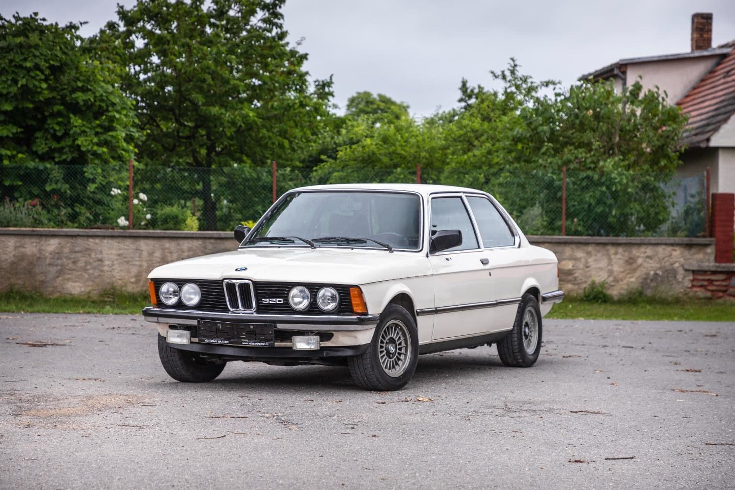 BMW 320i Elon musk